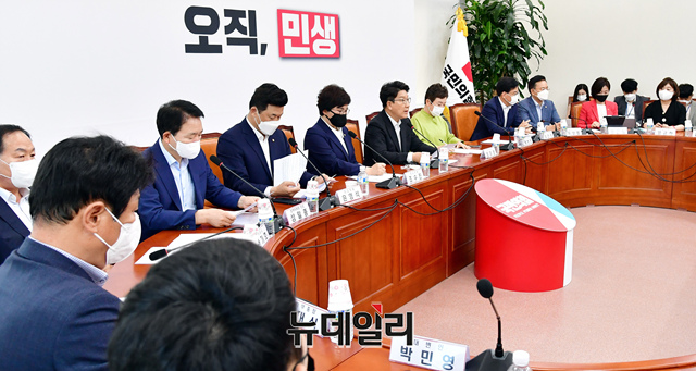 ▲ 권성동 당대표 직무대행 겸 원내대표가 25일 오전 국회에서 열린 국민의힘 최고위원회의에 참석해 발언하고 있다. ⓒ이종현 기자