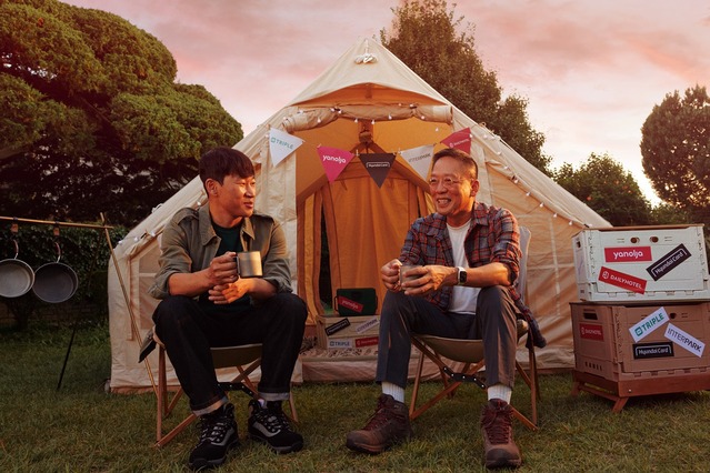 ▲ 야놀자와 현대카드가 새로운 여가 문화 조성을 위한 협약을 체결했다. 사진은 왼쪽부터 이수진 야놀자 총괄대표, 정태영 현대카드 부회장 ⓒ야놀자