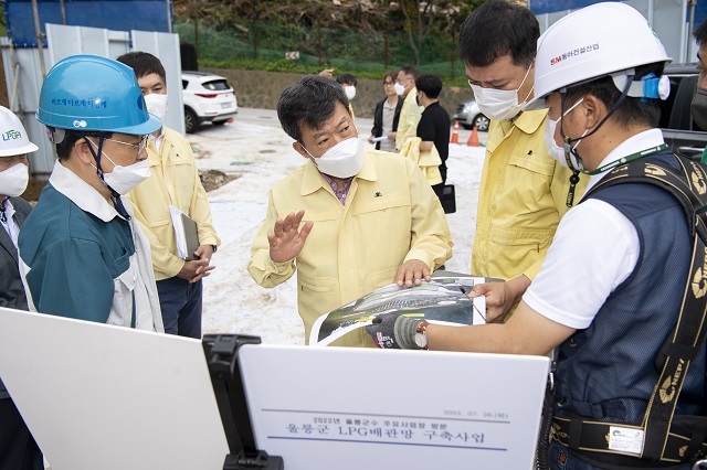▲ 남한권 군수는 주요사업을 빠르게 파악하고, 군정목표에 맞춰 각종사업을 속도감 있게 추진하기 위해 관내 주요사업장을 방문하고 있다.ⓒ울릉군