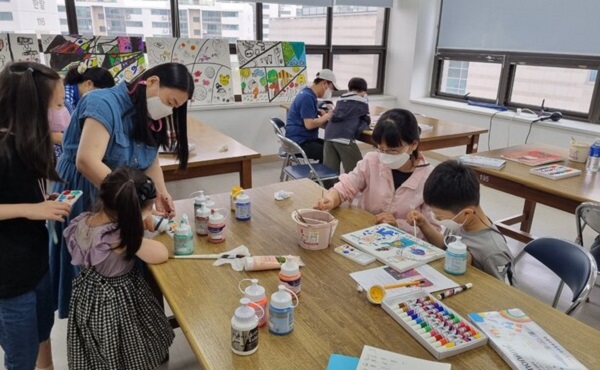 ▲ 제1기 꿈다락 토요문화학교 활동 모습.ⓒ대전한밭도서관