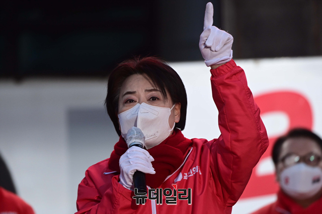▲ 윤희숙 국민의힘 전 의원이 지난 3월 경기 부천역에서 열린 윤석열 후보의 유세에서 지지호소를 하고 있다. ⓒ강민석 기자