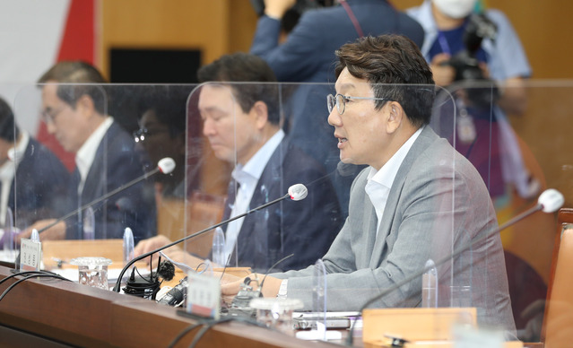 ▲ 권성동 국민의힘 원내대표가 3일 오후 대전시청 대회의실에서 열린 2022 국민의힘-충청권 예산정책협의회에 참석해 발언하고 있다.ⓒ뉴시스