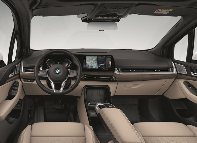 ▲ 실내엔 물리버튼을 최소화하는 등 미래지향적 느낌을 더했다 ⓒ