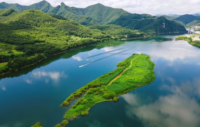 ▲ 기적의 정원 ‘단양 시루섬’ 여름 풍경.ⓒ단양군