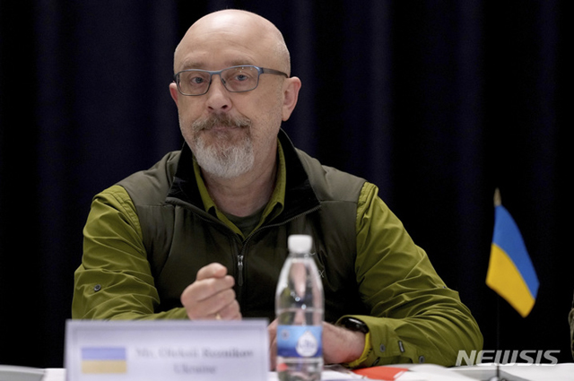 ▲ 올렉시 레즈니코프 우크라이나 국방장관. 러시아 GRU에 포섭된 암살범들의 목표 인물 중 한 명이다. ⓒ뉴시스 AP. 무단전재 및 재배포 금지.