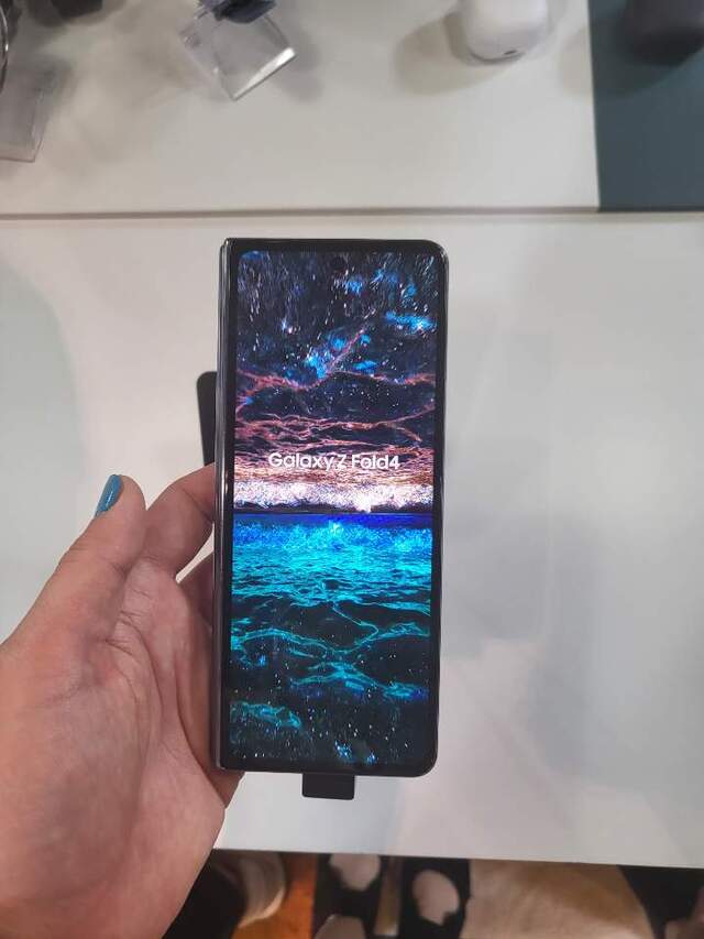 ▲ 갤럭시 Z 폴드4 커버 디스플레이 ⓒ장소희 기자