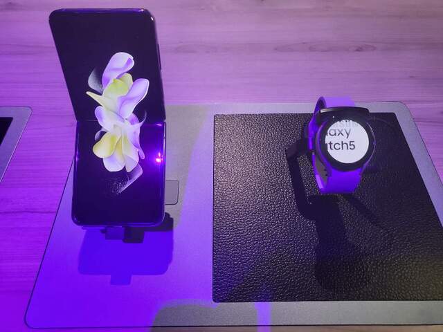 ▲ 갤럭시 Z 플립4와 함께 전시된 갤럭시 워치5 ⓒ장소희 기자