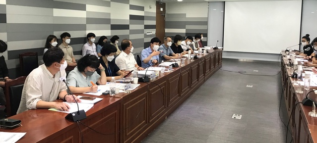 ▲ 경상북도는 지난 12일 도청에서 ‘경북 외식·푸드테크 스타트업 육성방안’에 대해 연구보고회를 열었다.ⓒ경북도