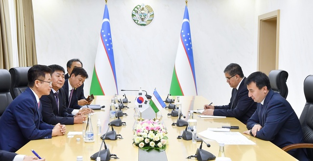 ▲ 이철우 지사는 우즈베키스탄을 방문해 경제부총리(대외투자무역부장관)를 비롯해 상원 수석부의장, 혁신개발부 차관과의 면담에서 경북도, 경북테크노파크 및 우수 기술기업과 상호 기술협력 강화와 기술인력 교류에 대한 다양한 교류추진을 논의했다.ⓒ경북도