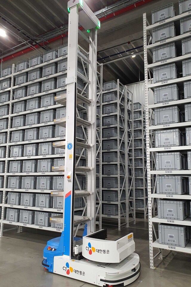 ▲ CJ대한통운이 이천 1풀필먼트센터에 올해 말 적용 예정인 ‘셔틀 AGV’. ⓒCJ대한통운