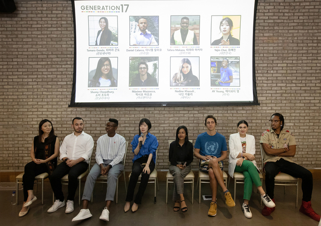 ▲ 제너레이션17 청년리더 8인 ⓒ삼성전자