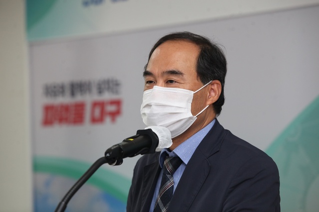 ▲ 최삼룡 청장은 기념사를 통해 “코로나 시대 경제위기를 극복하고, 대구경북의 글로벌 혁신성장기지로 도약할 수 있도록 함께 노력해 나가야 할 시기”라고 말했다.ⓒ대경경자청