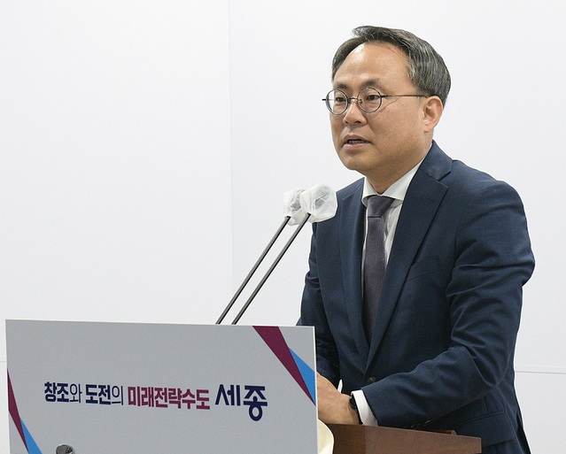 ▲ 고기동 세종시행정부시장이 22일 오전 세종시청 정음실에서 간담회를 하고 있다.ⓒ세종시