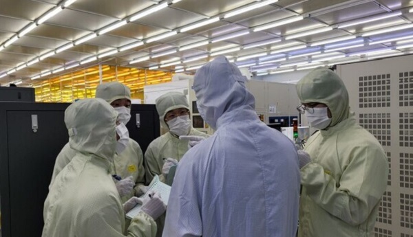 ▲ 한남대 일자리플러스센터가 진행한‘반도체 공정 실습’장면.ⓒ한남대