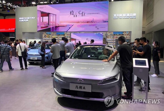 ▲ 베이징 모터쇼에서 중국 전기차들이 전시된 모습. ⓒ연합뉴스