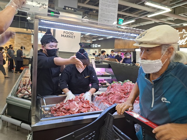 [르포] 리뉴얼 노하우 집약…경쟁 우위 이끌 것 홈플러스, 강서점... 노하우 집약…경쟁 우위 이끌 것 홈플러스, 강서점 리뉴얼 오픈