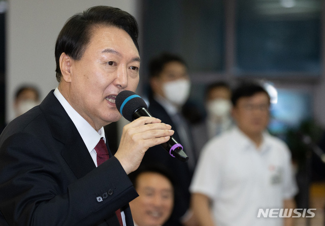 ▲ 윤석열 대통령이 25일 오후 충남 천안시 동남구 재능교육연수원에서 열린 2022 국민의힘 연찬회에서 인사말을 하고 있다. ⓒ뉴시스