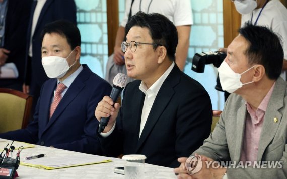 ▲ 국민의힘 권성동 원내대표가 28일 오전 서울 삼청동 총리공관에서 열린 고위 당정 협의회에서 발언하고 있다. ⓒ연합뉴스