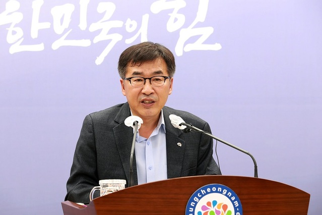 ▲ 전형석 충남도 정무부지사가 30일 도청에서 내년도 국비 확보와 관련해 기자회견을 갖고 있다. ⓒ충남도