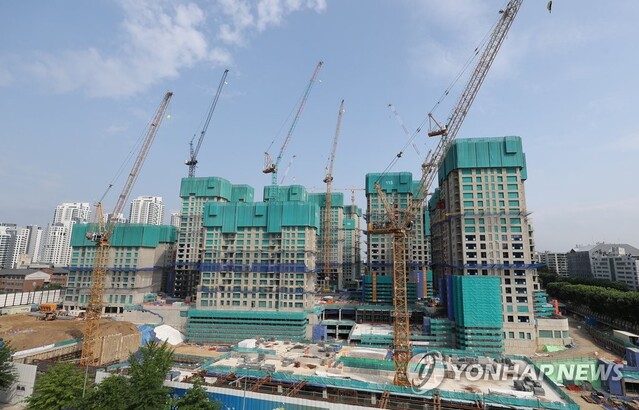 ▲ 서울 서초구의 한 아파트 시공 현장. 220711 ⓒ연합뉴스