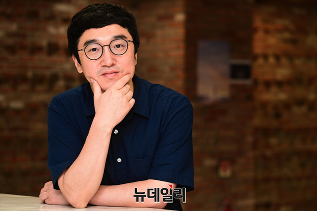 ▲ 뮤지컬 '첫사랑'의 극작과 연출을 맡은 오세혁.ⓒ강민석 기자