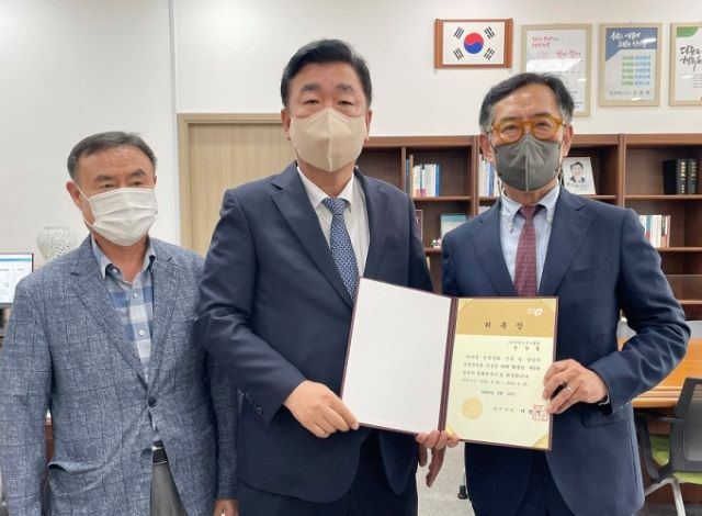 ▲ 청주시가 1일 반상철 서원대 건축학과 교수를 제3대 총괄건축가로 위촉했다.ⓒ청주시