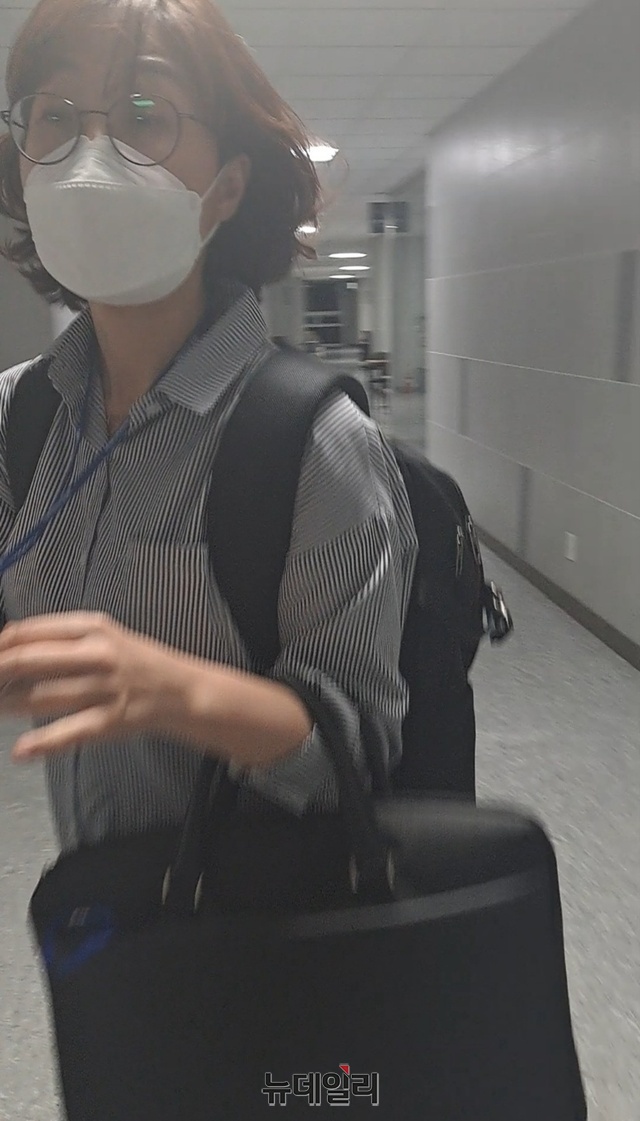 ▲ 이재명 더불어민주당 대표 최측근인 김현지 보좌관이 2일 의원회관에서 포착됐다. ⓒ황지희 기자