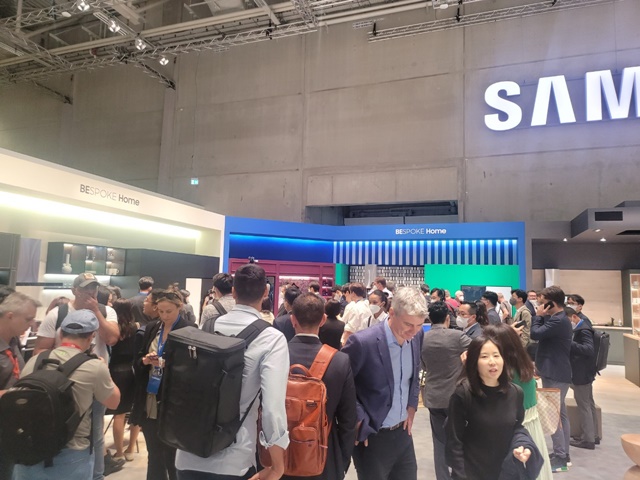 ▲ 2일(현지시간) 독일 베를린에서 열린 'IFA 2022'에서 삼성전자가 '비스포크 홈'을 선보였다. ⓒ이성진 기자