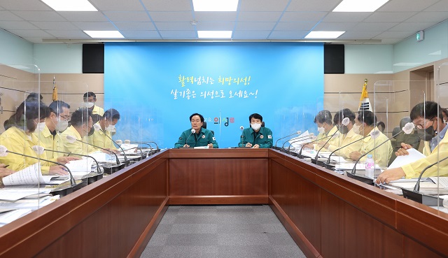 ▲ 의성군은 제11호 태풍 ‘힌남노’의 피해 최소를 위해 긴급 대책회의를 개최했다.ⓒ의성군