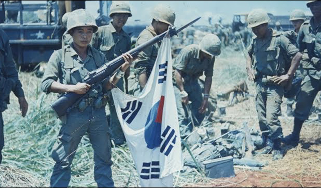 ▲ 월남전 참전 한국군의 모습. ⓒ유튜브 채널 '코리아 디펜스 블로그' 영상 캡쳐.