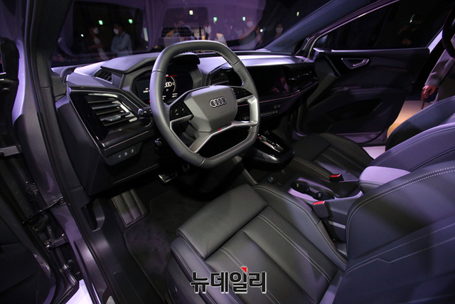 ▲ Q4 e-트론의 내부 모습. ⓒ뉴데일리DB