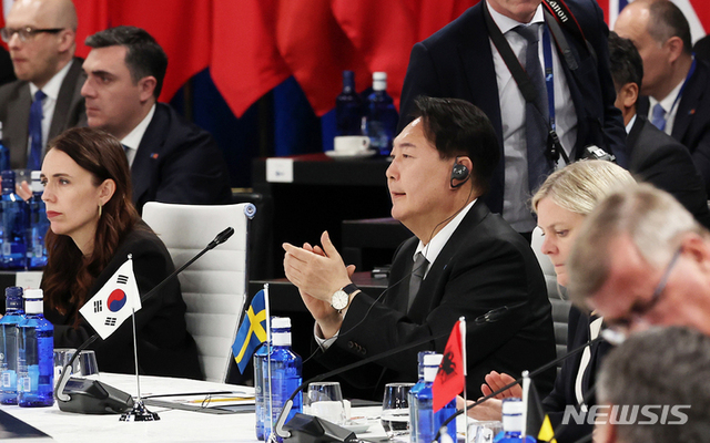 ▲ 윤석열 대통령이 지난 6월29일(현지시각) 스페인 마드리드 이페마(IFEMA)에서 열린 나토 동맹국-파트너국 정상회의에 참석해 자리하고 있다.ⓒ뉴시스