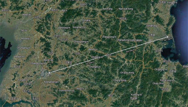 ▲ 김정은이 동서 대운하를 건설할 가능성이 있는 대동강과 용흥강까지의 거리. ⓒ구글 지도 캡쳐.