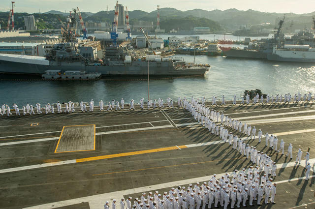 ▲ 美해군 제7함대 소속 항모 '로널드 레이건'함이 모항인 일본 요코스카를 떠나고 있다. ⓒ美7함대 제공.