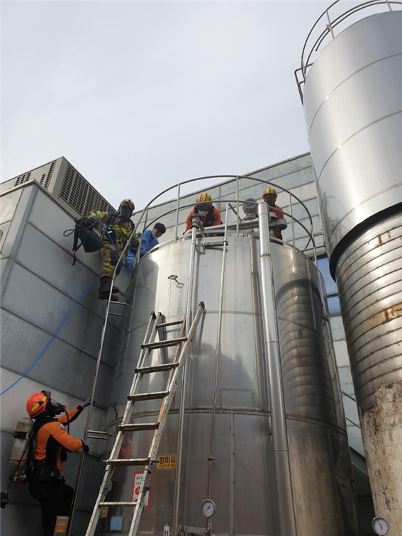 ▲ 오리온 청주공장 사고현장.ⓒ충북소방본부