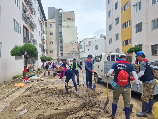 ▲ 칠곡군(군수 김재욱)은 추석연휴도 반납하고, 비상대책회의를 소집하여 포항·경주지역 태풍피해복구 지원에 관내 각 단체 및 유관기관 등에 지원을 요청했다.ⓒ칠곡군