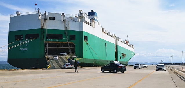 ▲ 지난달부터 포항영일만항으로 국내 중고차량들의 반입이 시작됐으며, 14일 이집트를 향한 첫 시범운항이 진행됐다.ⓒ경북도