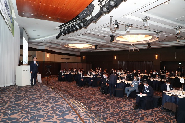 ▲ 권기창 시장은 이날 토론회 발제자로 나서 민선 8기 안동시의 비전과 현안사업을 제시하고 안동발전의 한 축을 담당하는 출향인사들의 적극적인 참여를 당부했다.ⓒ안동시