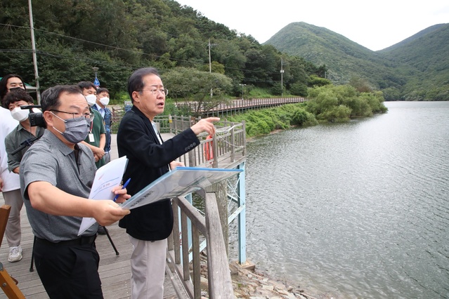 ▲ 홍준표 대구시장은 18일 오후 2시에 대구시민의 수돗물 원수 공급처인 가창댐, 공산댐 등 대구권 댐을 방문했다.ⓒ대구시