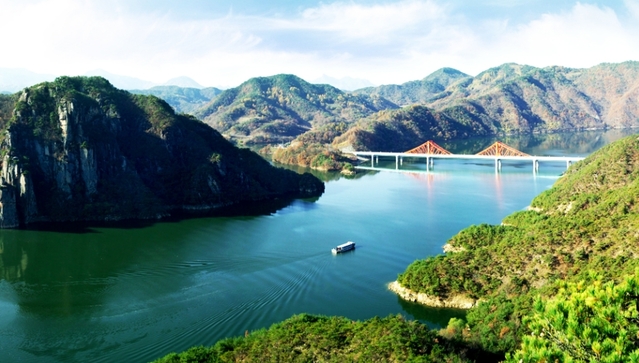 ▲ 충북 제천 청풍호와 옥순봉대교.ⓒ제천시