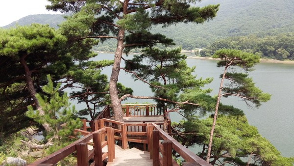 ▲ 괴산 산막이길 망세루.ⓒ괴산군