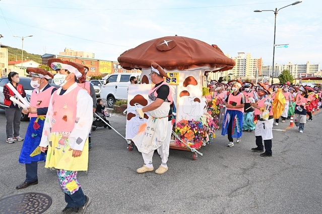 ▲ 음성품바축제 길놀이 퍼레이드.ⓒ음성군