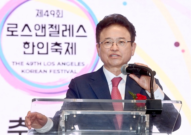 ▲ 올해로 49회를 맞이한 LA한인축제에 경북도는 이철우 도지사를 대표단으로 한 대규모 농수산물 통상사절단을 파견했다.ⓒ경북도