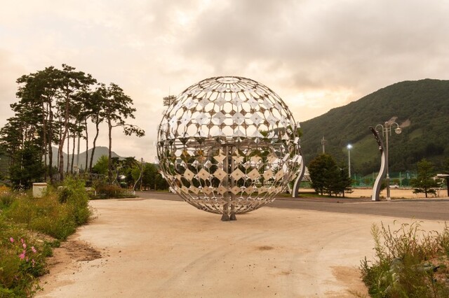 ▲ 정지연 작가의 '생명의 빛 2022' 작품.ⓒ강원문화재단