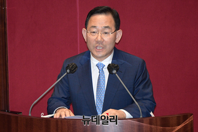 ▲ 국회 운영위원장으로 선출된 주호영 국민의힘 원내대표가 27일 오후 국회 본회의장에서 수락연설을 하고 있다. ⓒ이종현 기자