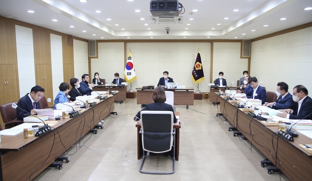 ▲ 대구광역시의회 예산결산특별위원회(위원장 김재용)는 9월 26일에 2021회계연도 대구광역시교육비특별회계 결산과 2022년도 제2회 추가경정예산안 및 기금운용계획 변경안에 대한 종합심사를 실시했다.ⓒ대구시의회
