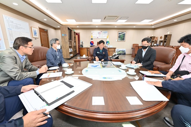 ▲ 청송군(군수 윤경희)은 한국수자원공사(K-water)가 지난 9월 27일 청송군청에서 임하댐 송강 생태계 복원사업 착수설명회를 가졌다고 밝혔다.ⓒ청송군