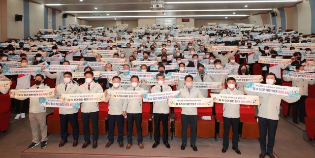 ▲ 제103회 전국체육대회에 출전하는 충북선수단이 28일 충북도교육연구정보원에서 결단식을 가졌다.ⓒ충북체육회