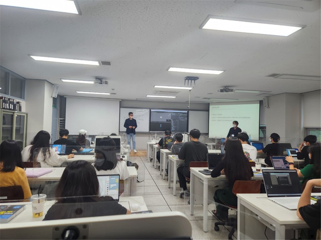 ▲ 금오공대에서 진행된 재학생 메타버스 교육장면.ⓒ경북도