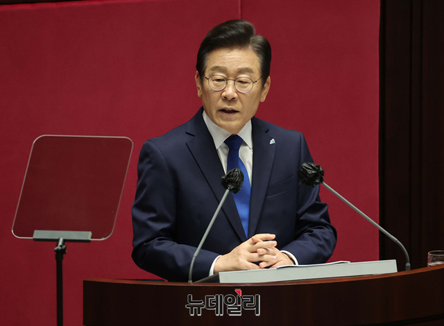 ▲ 이재명 더불어민주당 대표가 지난 28일 서울 여의도 국회에서 열린 본회의에서 교섭단체 대표연설을 하고 있다. ⓒ뉴데일리(사진=공동취재단)